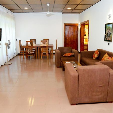 Seven Rich Villa 아누라다푸라 외부 사진