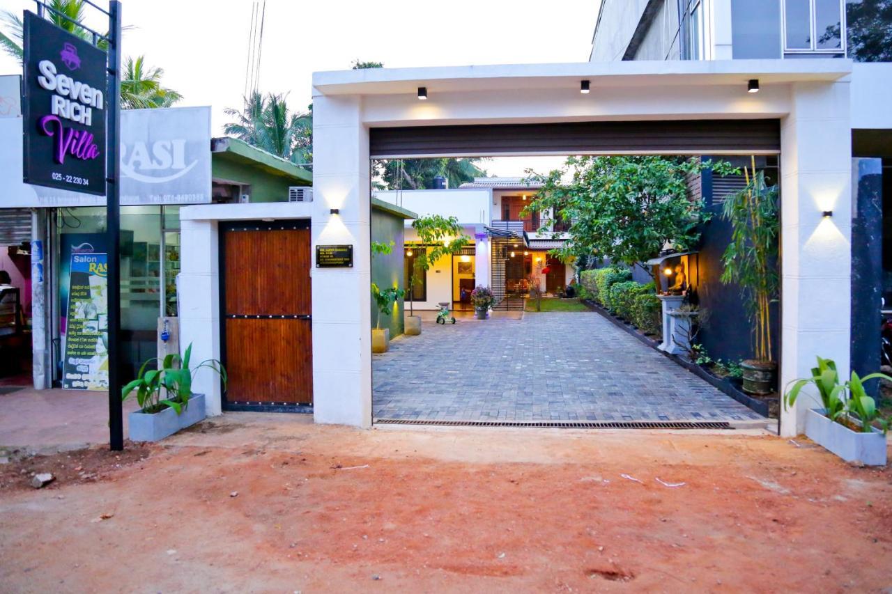 Seven Rich Villa 아누라다푸라 외부 사진